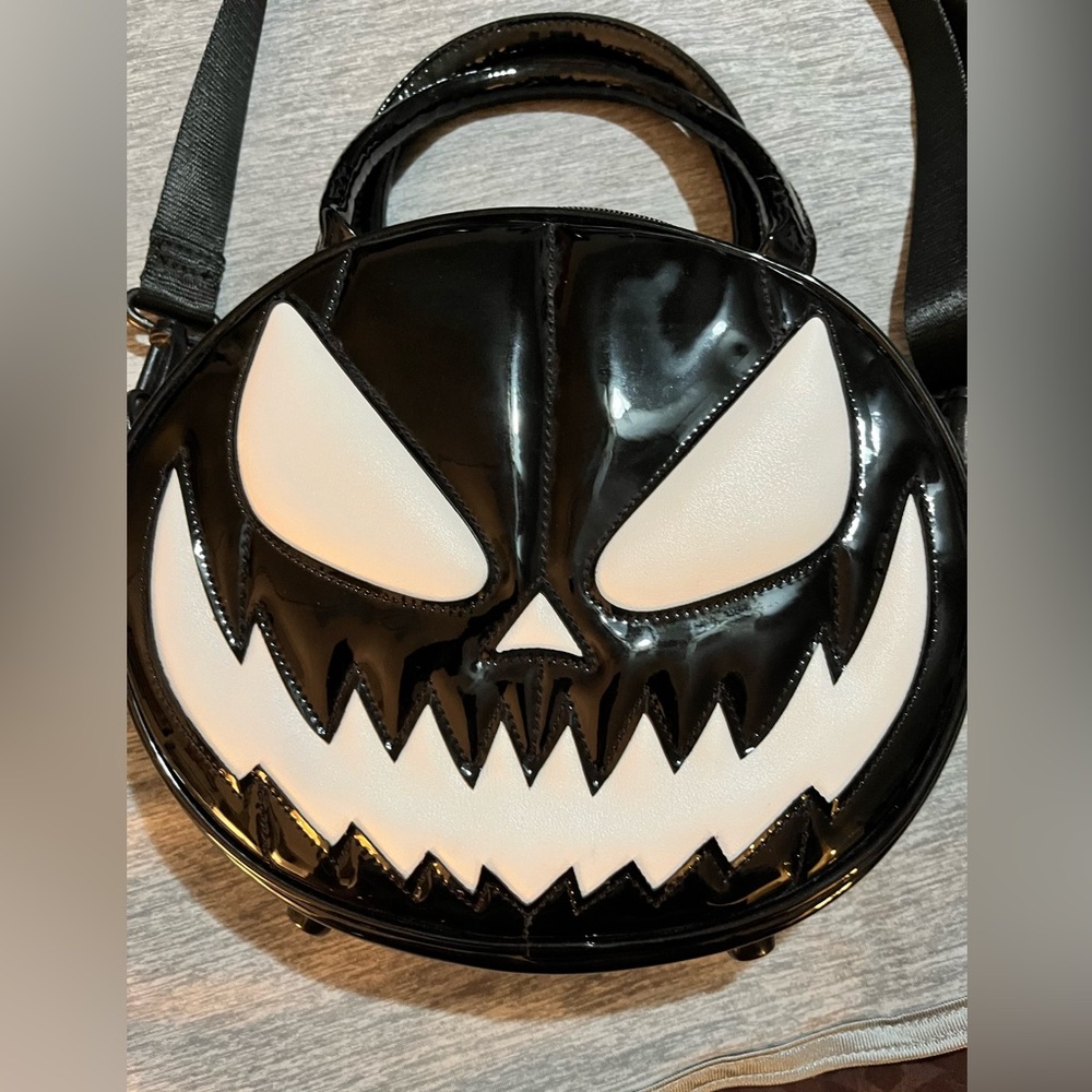 Killstar- infamous Hell-O-Ween bag. Spooky b/w, handles, strap, unworn. Rare. - Picture 2 of 6